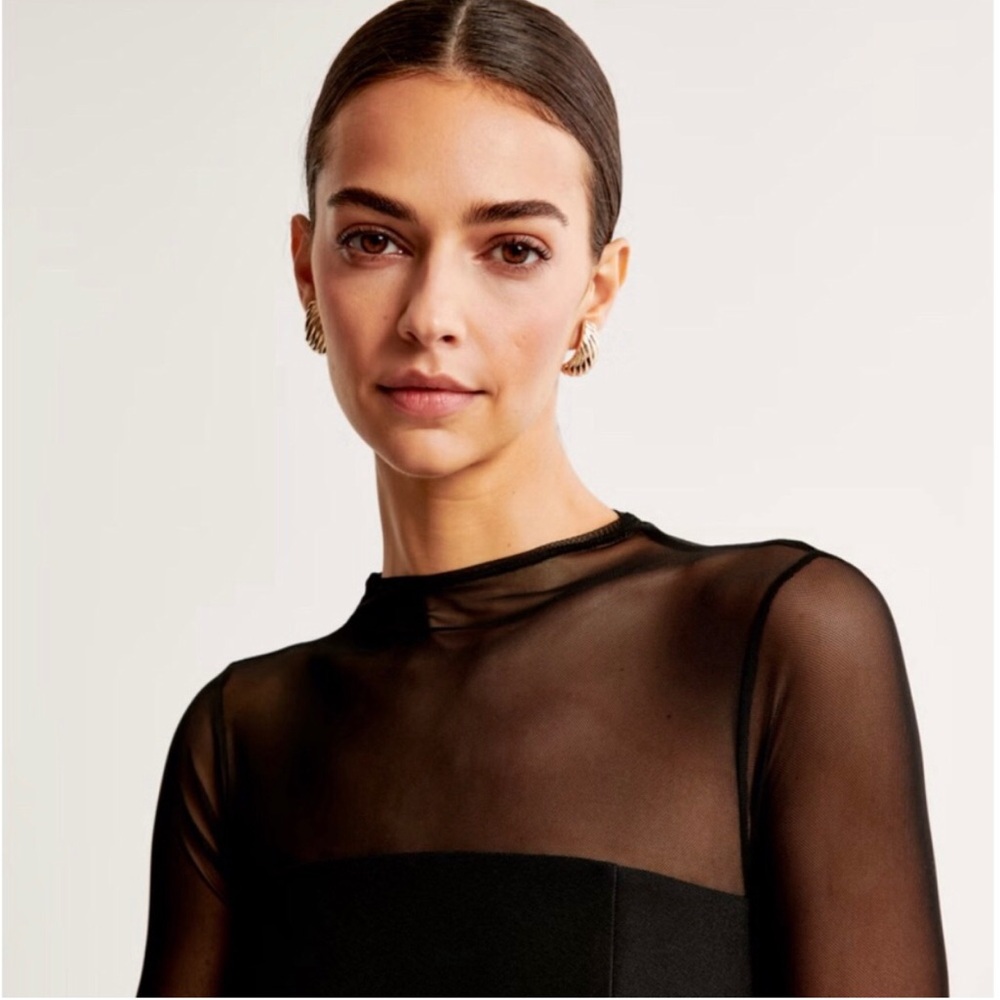 Abercrombie&fitch sheer mock neck bodysuit in black szXL